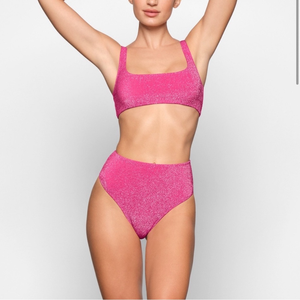 NWT Skims magenta Mid Waist Sparkly Bikini Bottoms Size XXS